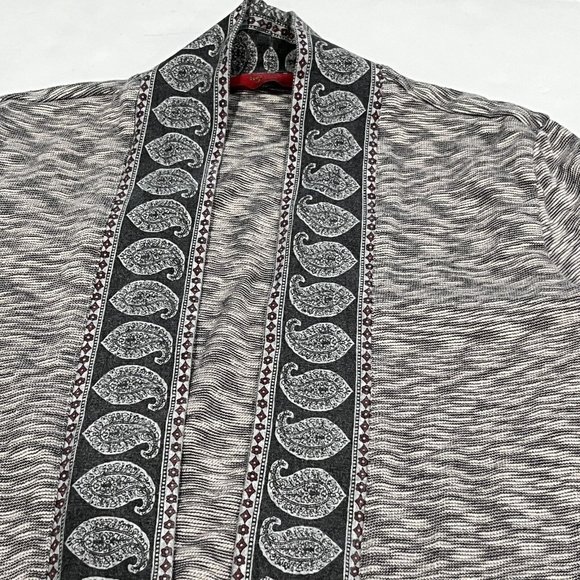 Tigerlily Australia Brand Open Knit Gray Cardigan Paisley Accents Medium Pockets - Picture 11 of 16